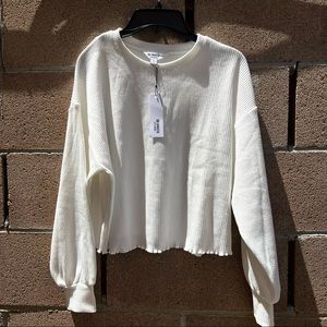 BB Dakota Steve Madden white pull over shirt